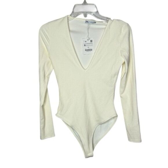 Zara Off White V-Neck Bodysuit. Size Medium. New With Tag. - Picture 1 of 8
